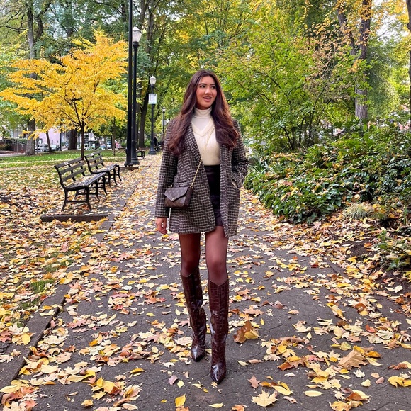 Meet your Posher, Kaylin - Picture 2 of 4